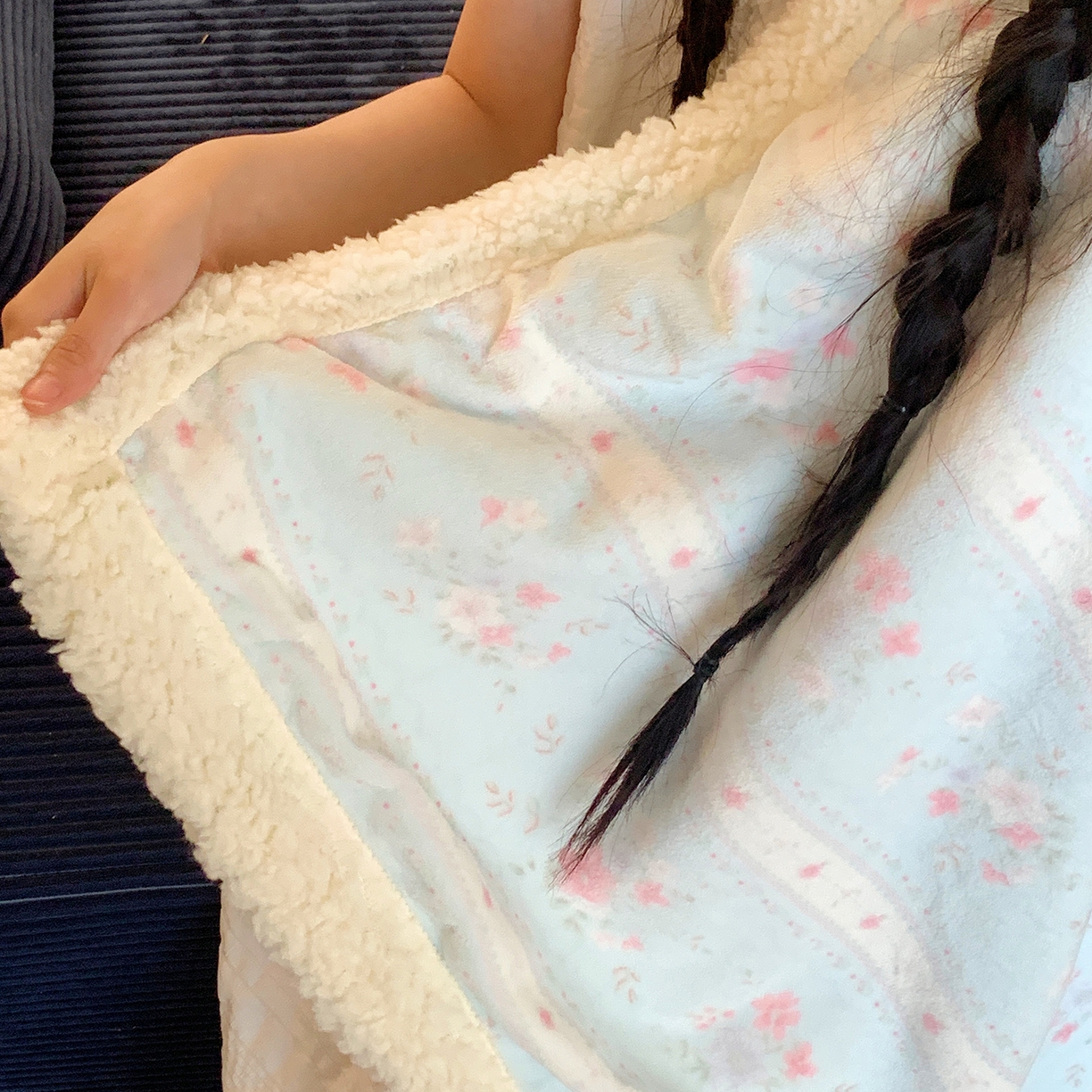 91家纺网 家纺一手货源 找家纺 桃喜 2025新款牛奶绒羊羔绒毛毯 羊羔绒-馥郁蓝
