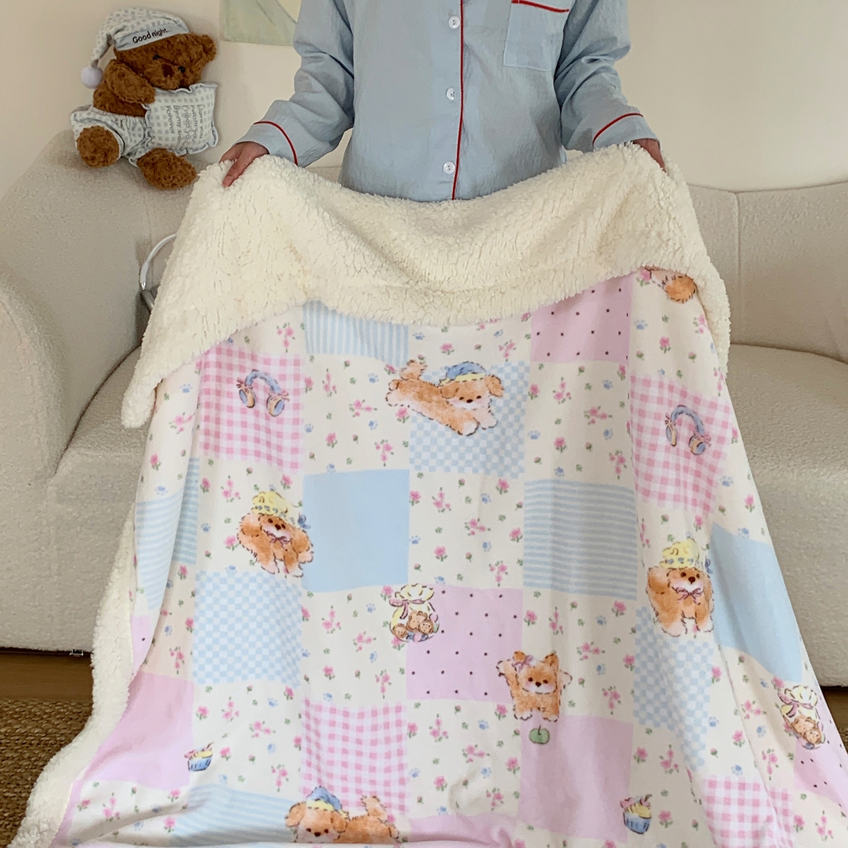 91家纺网 家纺一手货源 找家纺 桃喜 2025新款牛奶绒羊羔绒毛毯 羊羔绒-格子碎花狗