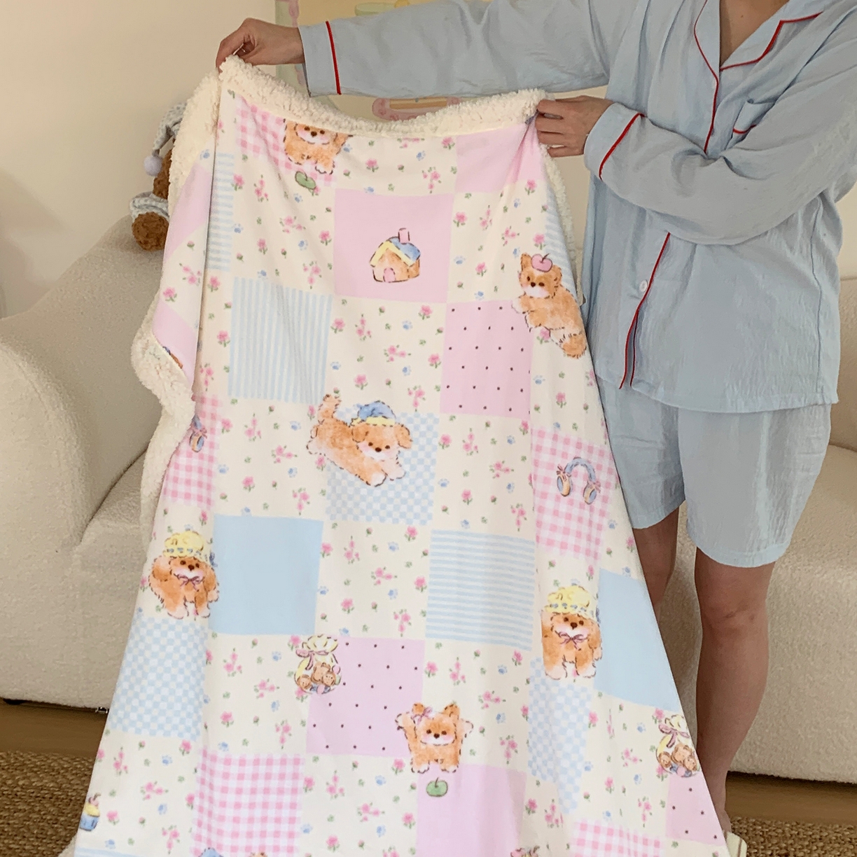 91家纺网 家纺一手货源 找家纺 桃喜 2025新款牛奶绒羊羔绒毛毯 羊羔绒-格子碎花狗