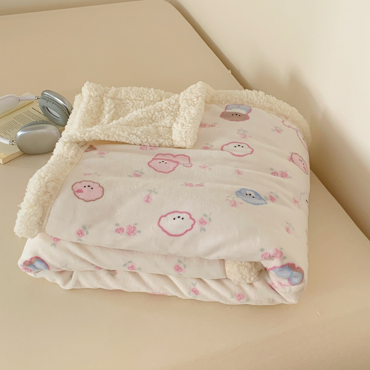 91家纺网 家纺一手货源 找家纺 桃喜 2025新款牛奶绒羊羔绒毛毯 羊羔绒-狗狗聚会