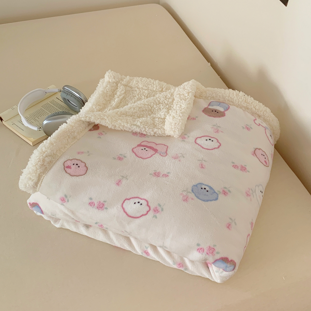 91家纺网 家纺一手货源 找家纺 桃喜 2025新款牛奶绒羊羔绒毛毯 羊羔绒-狗狗聚会