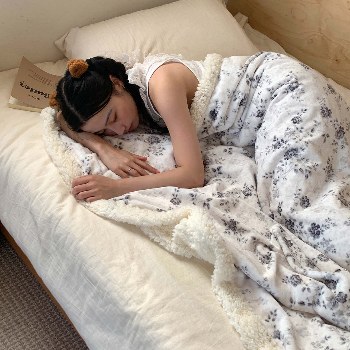 91家纺网 家纺一手货源 找家纺 桃喜 2025新款牛奶绒羊羔绒毛毯 羊羔绒-赫本