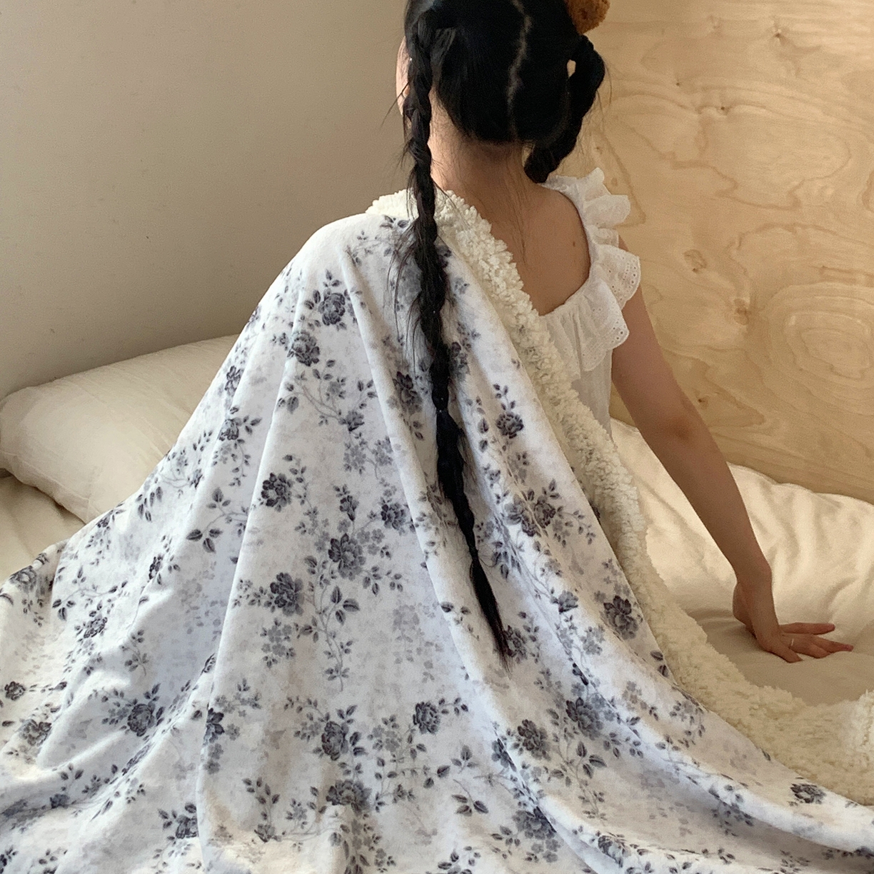 91家纺网 家纺一手货源 找家纺 桃喜 2025新款牛奶绒羊羔绒毛毯 羊羔绒-赫本