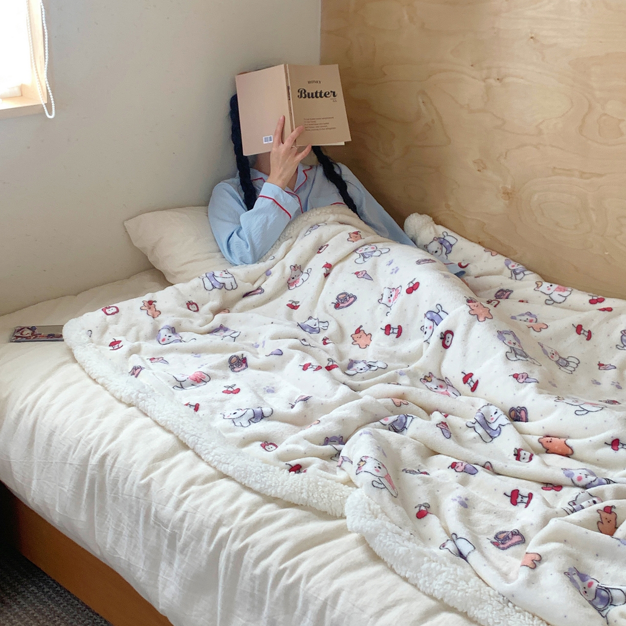 91家纺网 家纺一手货源 找家纺 桃喜 2025新款牛奶绒羊羔绒毛毯 羊羔绒-红苹果狗狗