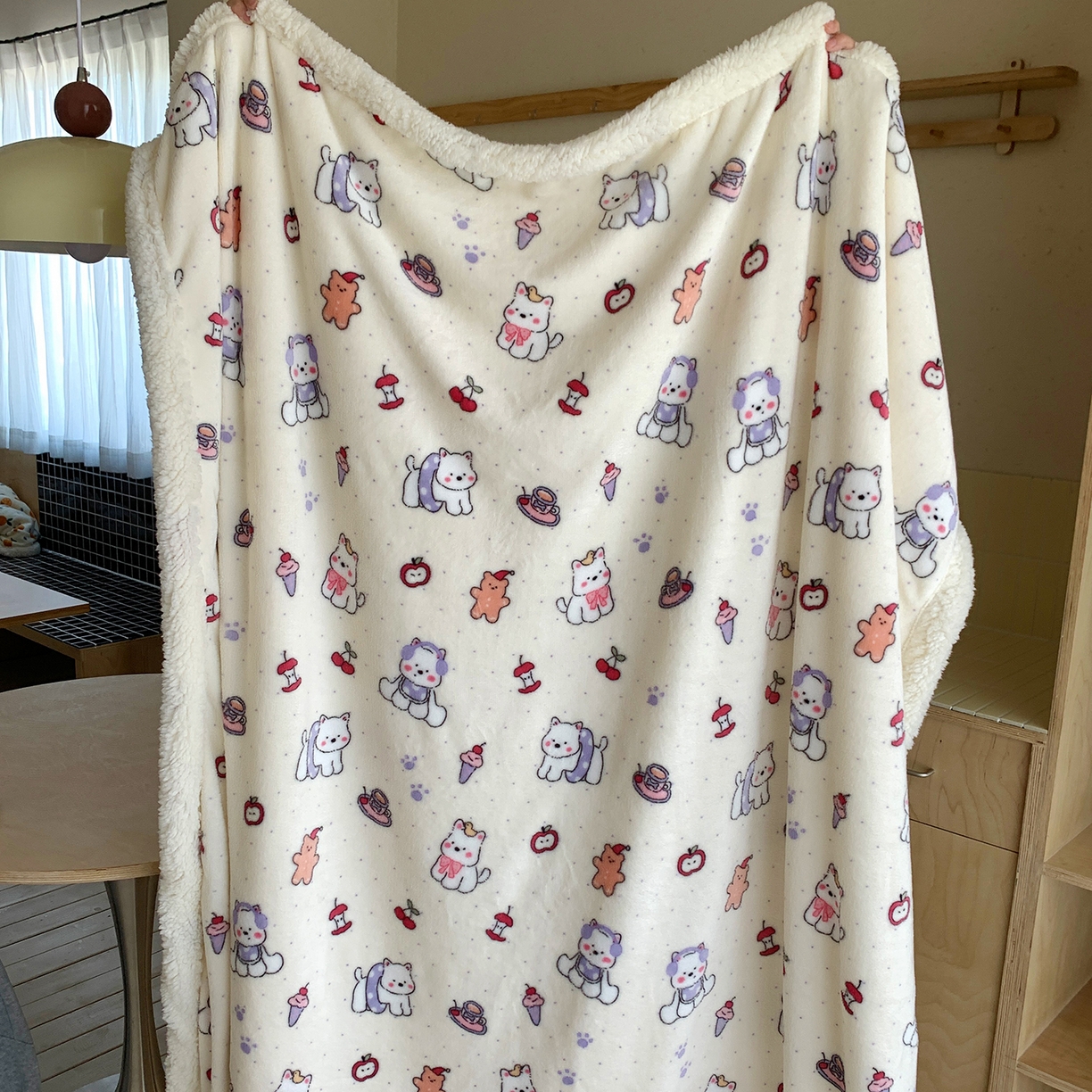 91家纺网 家纺一手货源 找家纺 桃喜 2025新款牛奶绒羊羔绒毛毯 羊羔绒-红苹果狗狗