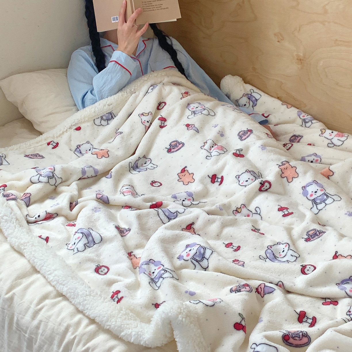 91家纺网 家纺一手货源 找家纺 桃喜 2025新款牛奶绒羊羔绒毛毯 羊羔绒-红苹果狗狗