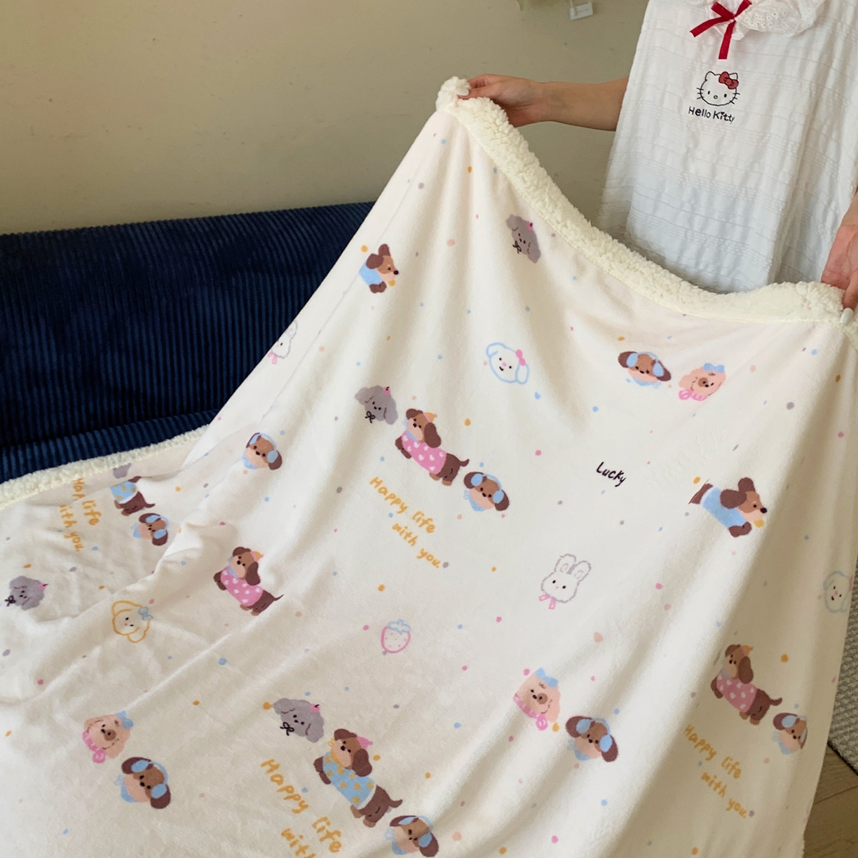 91家纺网 家纺一手货源 找家纺 桃喜 2025新款牛奶绒羊羔绒毛毯 羊羔绒-快乐腊肠狗狗