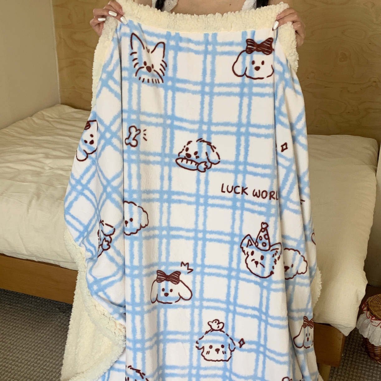 91家纺网 家纺一手货源 找家纺 桃喜 2025新款牛奶绒羊羔绒毛毯 羊羔绒-蓝格线条狗