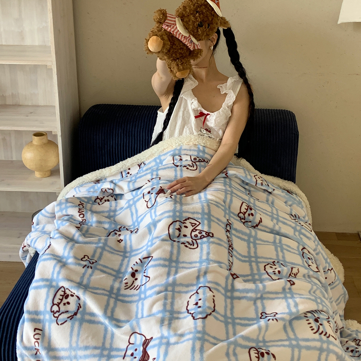 91家纺网 家纺一手货源 找家纺 桃喜 2025新款牛奶绒羊羔绒毛毯 羊羔绒-蓝格线条狗