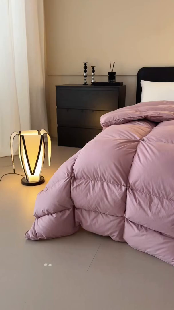 91家纺网 家纺一手货源 找家纺 （总）晋瑞 红顶鹅绒馆 2025新款如意面包分区鹅绒被