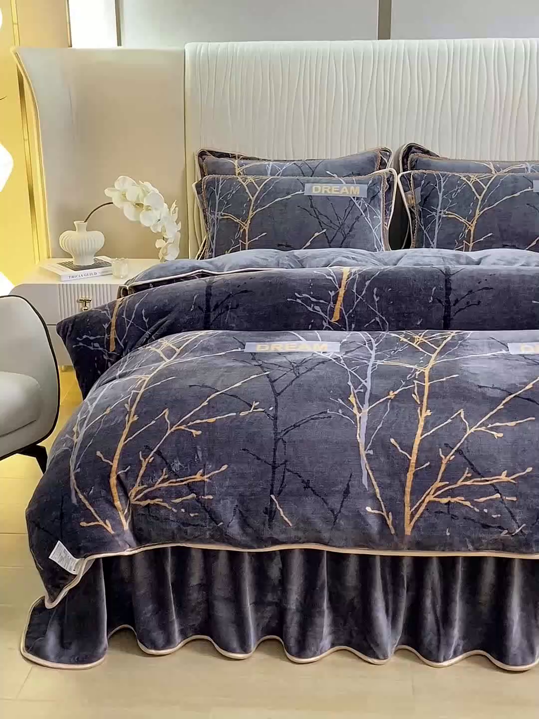 91家纺网 家纺一手货源 找家纺 念家居 2025新款高克重牛奶绒四件套保暖四件套直播爆款电商爆款 灰调枝影