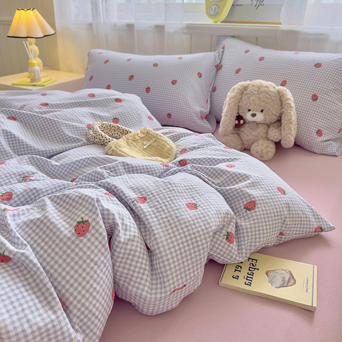 91家纺网 家纺一手货源 找家纺 好亿来家纺 2025新款加厚A类云感双层纱四件套 草莓啵啵-灰