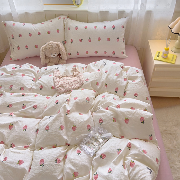 91家纺网 家纺一手货源 找家纺 好亿来家纺 2025新款加厚A类云感双层纱四件套 草莓果