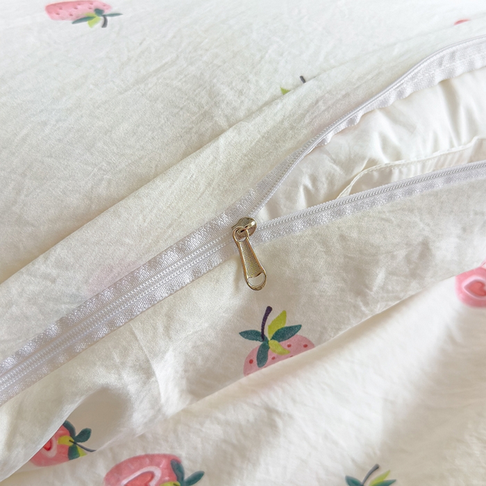 91家纺网 家纺一手货源 找家纺 好亿来家纺 2025新款加厚A类云感双层纱四件套 草莓果