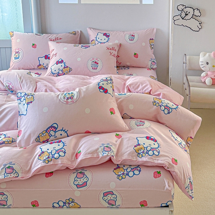 91家纺网 家纺一手货源 找家纺 2025新款8月正版授权三丽鸥全棉纯棉四件套系列 草莓KT