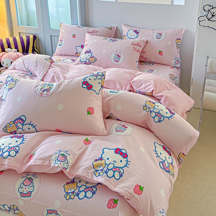 91家纺网 家纺一手货源 找家纺 2025新款8月正版授权三丽鸥全棉纯棉四件套系列 草莓KT