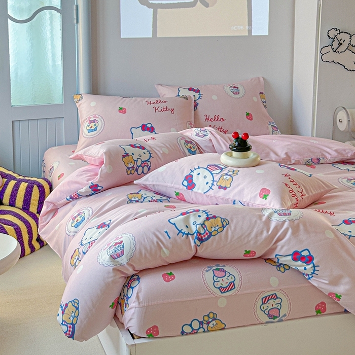 91家纺网 家纺一手货源 找家纺 2025新款8月正版授权三丽鸥全棉纯棉四件套系列 草莓KT