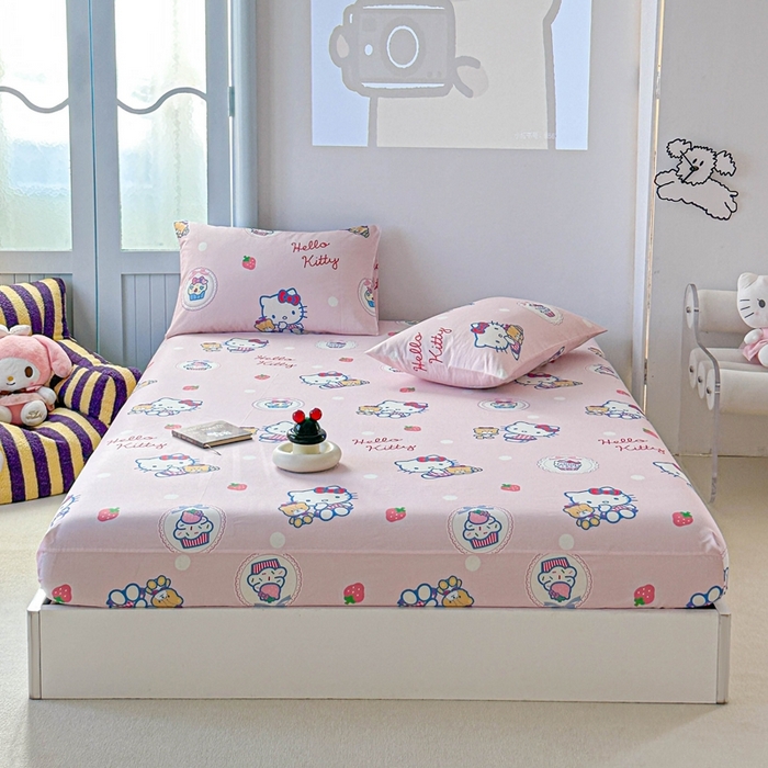 91家纺网 家纺一手货源 找家纺 爱丽丝2025新款8月正版授权三丽鸥全棉纯棉床笠单品系列 草莓KT