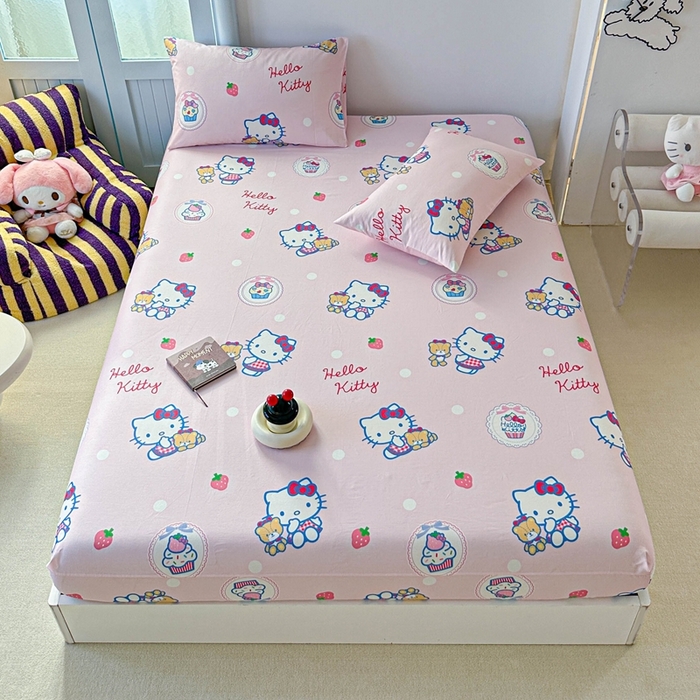 91家纺网 家纺一手货源 找家纺 爱丽丝2025新款8月正版授权三丽鸥全棉纯棉床笠单品系列 草莓KT