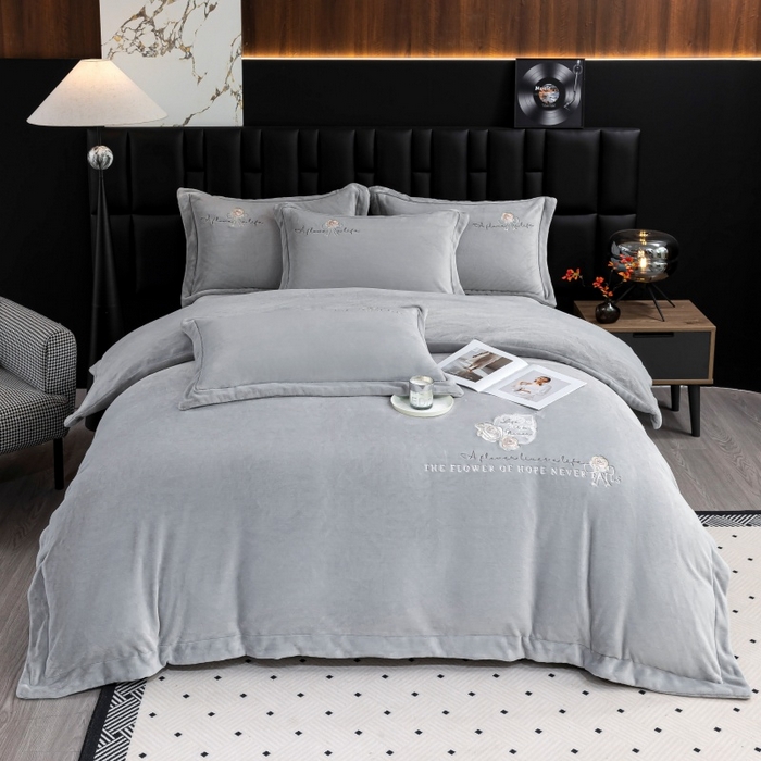 91家纺网 家纺一手货源 找家纺 （总）优姿家纺 2025新款300克全消光牛奶蛋白蚕丝绒四件套