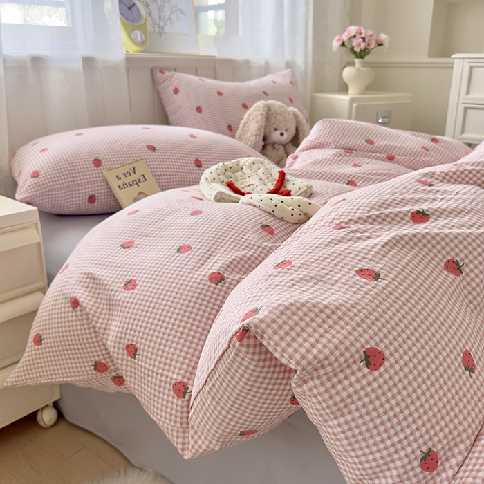 91家纺网 家纺一手货源 找家纺 好亿来家纺 2025新款加厚A类云感双层纱单品被套 被套单件 草莓啵啵-粉