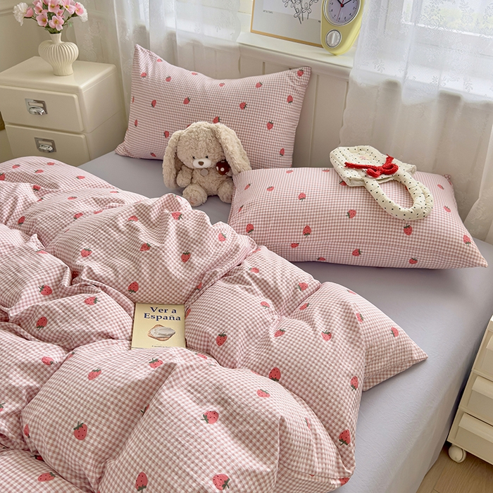 91家纺网 家纺一手货源 找家纺 好亿来家纺 2025新款加厚A类云感双层纱单品被套 被套单件 草莓啵啵-粉