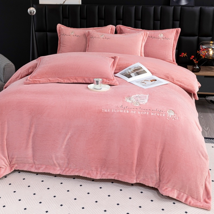 91家纺网 家纺一手货源 找家纺 （总）优姿家纺 2025新款300克全消光牛奶蛋白蚕丝绒四件套