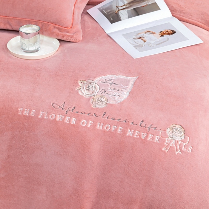 91家纺网 家纺一手货源 找家纺 （总）优姿家纺 2025新款300克全消光牛奶蛋白蚕丝绒四件套