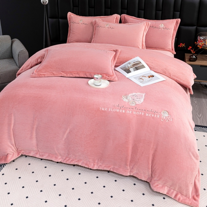 91家纺网 家纺一手货源 找家纺 （总）优姿家纺 2025新款300克全消光牛奶蛋白蚕丝绒四件套