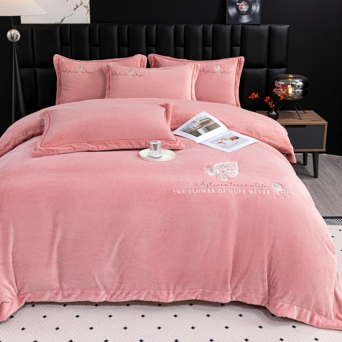 91家纺网 家纺一手货源 找家纺 （总）优姿家纺 2025新款300克全消光牛奶蛋白蚕丝绒四件套