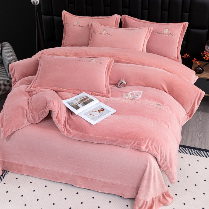 91家纺网 家纺一手货源 找家纺 （总）优姿家纺 2025新款300克全消光牛奶蛋白蚕丝绒四件套