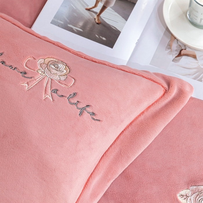 91家纺网 家纺一手货源 找家纺 （总）优姿家纺 2025新款300克全消光牛奶蛋白蚕丝绒四件套