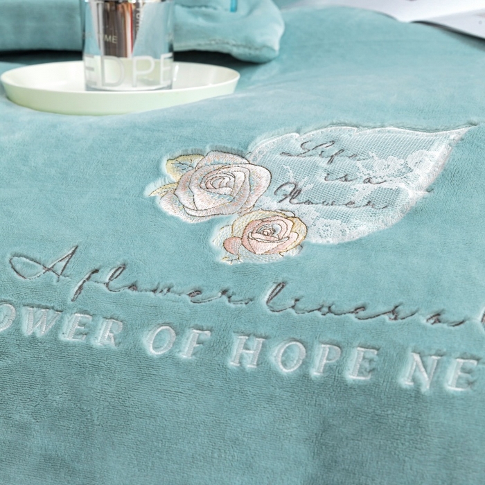 91家纺网 家纺一手货源 找家纺 优姿家纺 2025新款300克全消光牛奶蛋白蚕丝绒四件套 凯丽-天兰