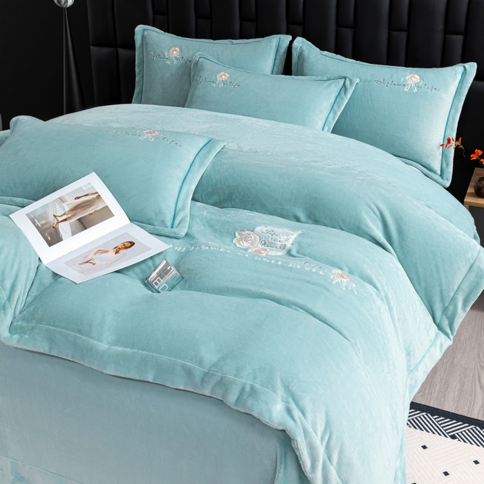 91家纺网 家纺一手货源 找家纺 优姿家纺 2025新款300克全消光牛奶蛋白蚕丝绒四件套 凯丽-天兰