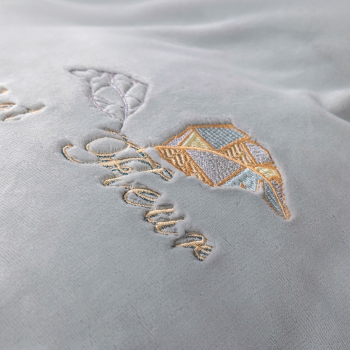 91家纺网 家纺一手货源 找家纺 优姿家纺 2025新款300克全消光牛奶蛋白蚕丝绒四件套 伊琳娜-典雅灰