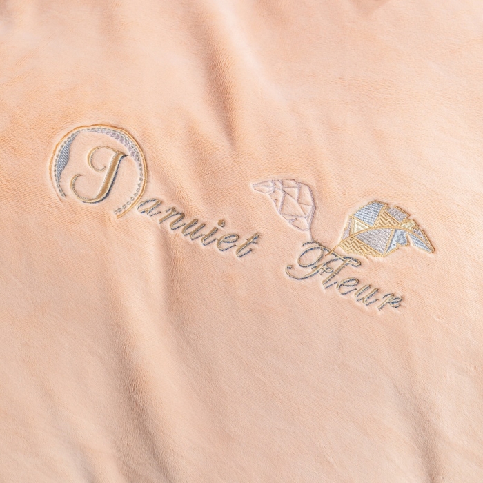 91家纺网 家纺一手货源 找家纺 优姿家纺 2025新款300克全消光牛奶蛋白蚕丝绒四件套 伊琳娜-粉玉