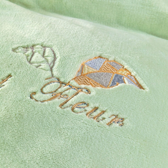 91家纺网 家纺一手货源 找家纺 优姿家纺 2025新款300克全消光牛奶蛋白蚕丝绒四件套 伊琳娜-抹茶绿