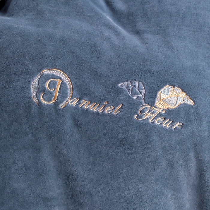 91家纺网 家纺一手货源 找家纺 优姿家纺 2025新款300克全消光牛奶蛋白蚕丝绒四件套 伊琳娜-深灰