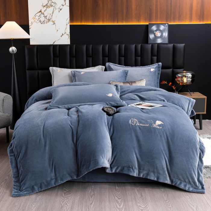 优姿家纺 2025新款300克全消光牛奶蛋白蚕丝绒四件套 伊琳娜-深灰