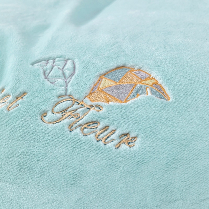 91家纺网 家纺一手货源 找家纺 优姿家纺 2025新款300克全消光牛奶蛋白蚕丝绒四件套 伊琳娜-水绿