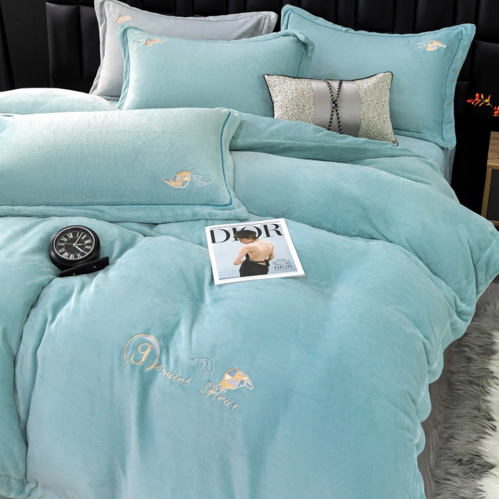 91家纺网 家纺一手货源 找家纺 优姿家纺 2025新款300克全消光牛奶蛋白蚕丝绒四件套 伊琳娜-天兰