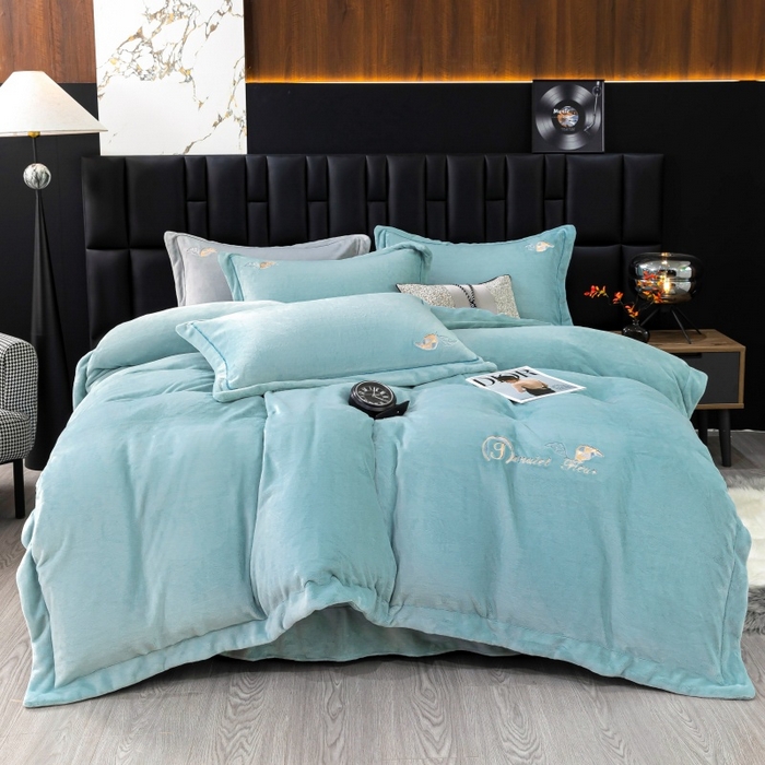 优姿家纺 2025新款300克全消光牛奶蛋白蚕丝绒四件套 伊琳娜-天兰