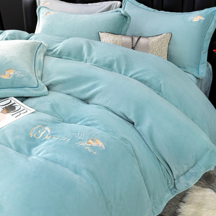 91家纺网 家纺一手货源 找家纺 优姿家纺 2025新款300克全消光牛奶蛋白蚕丝绒四件套 伊琳娜-天兰