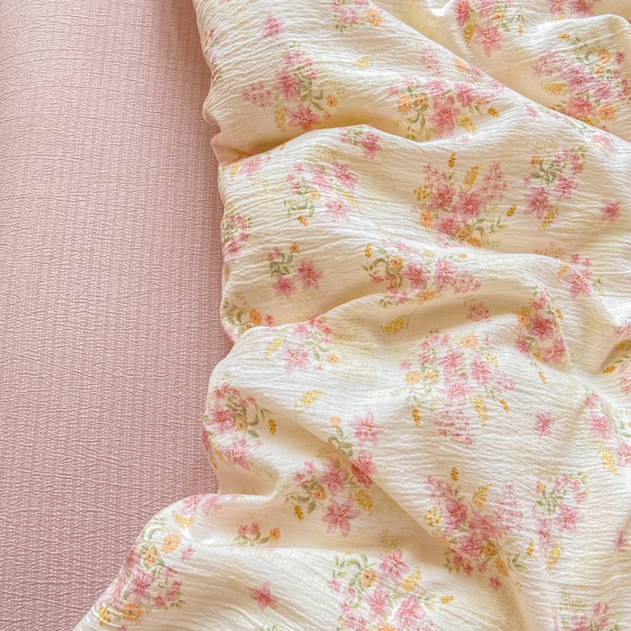 91家纺网 家纺一手货源 找家纺 夜笙家纺 2025秋冬网红爆款110克水洗棉高克重皱皱纱（提供买家秀） 花束粉