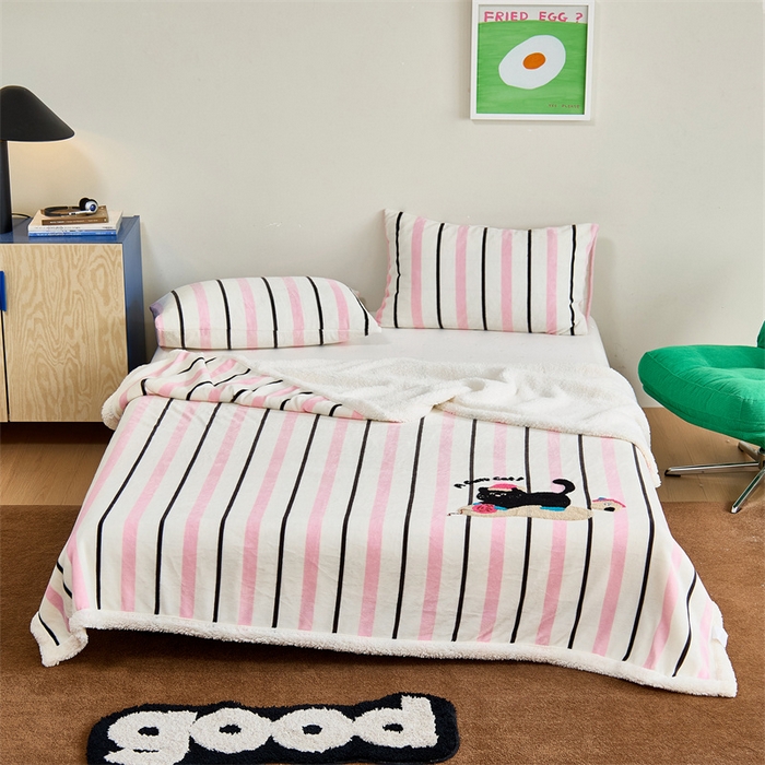 91家纺网 家纺一手货源 找家纺 呗旺鹿 2025新款高克重羊羔绒牛奶绒毛巾绣双层毯 Cat