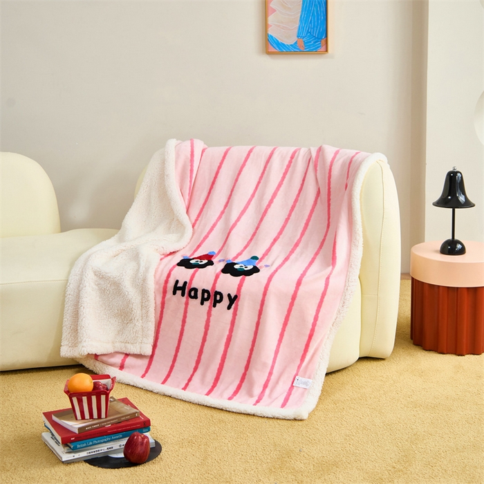 91家纺网 家纺一手货源 找家纺 呗旺鹿 2025新款高克重羊羔绒牛奶绒毛巾绣双层毯 Happy