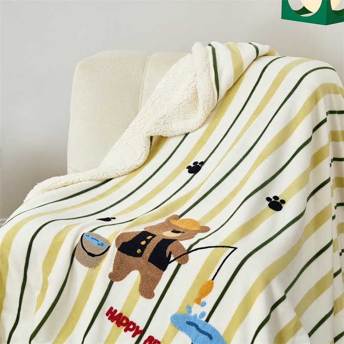 91家纺网 家纺一手货源 找家纺 呗旺鹿 2025新款高克重羊羔绒牛奶绒毛巾绣双层毯 钓鱼小熊