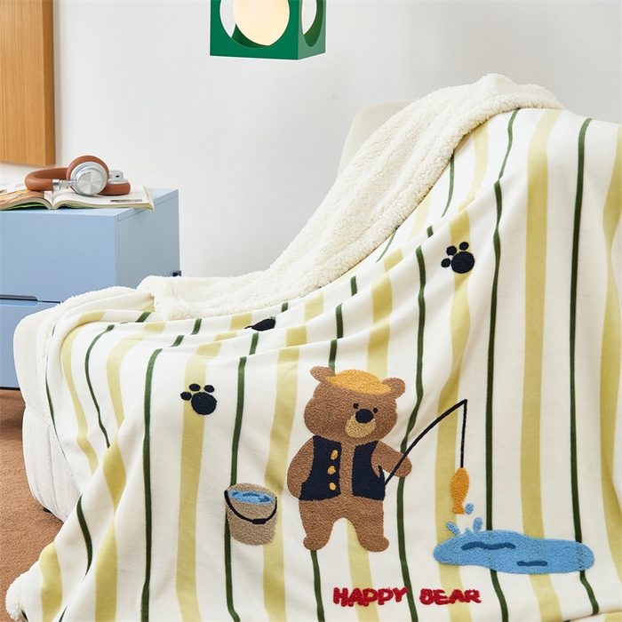 91家纺网 家纺一手货源 找家纺 呗旺鹿 2025新款高克重羊羔绒牛奶绒毛巾绣双层毯 钓鱼小熊