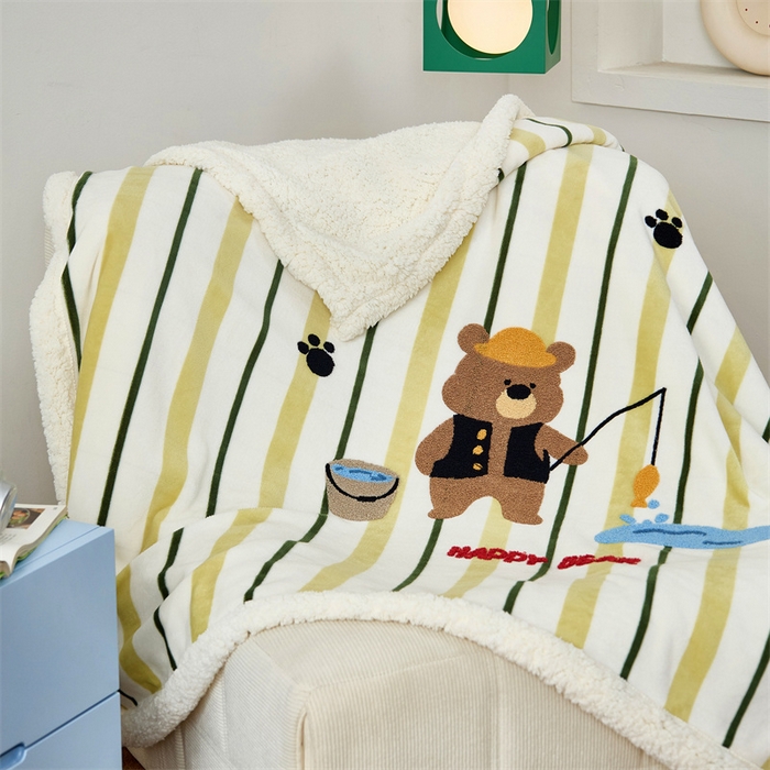 91家纺网 家纺一手货源 找家纺 呗旺鹿 2025新款高克重羊羔绒牛奶绒毛巾绣双层毯 钓鱼小熊