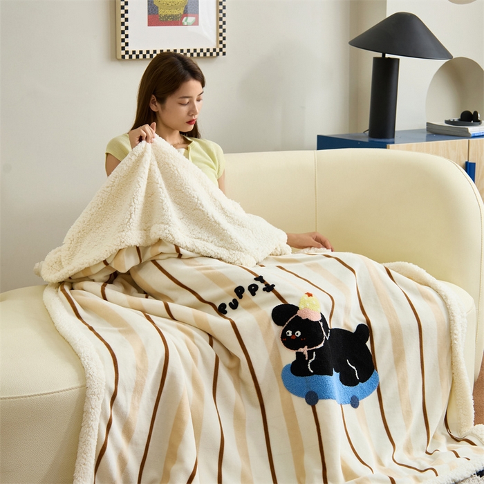 91家纺网 家纺一手货源 找家纺 呗旺鹿 2025新款高克重羊羔绒牛奶绒毛巾绣双层毯 黑色小狗